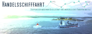 Frachtschiff - Bulkcarrier mit Lotsenboot fährt an einer Insel mit Leuchtturm vorbei