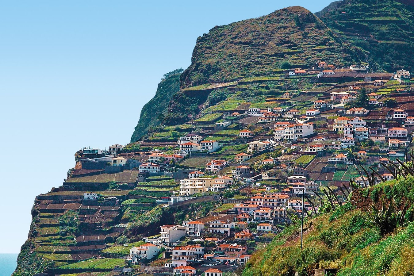 Madeira-Küste bei Funchal – Kanaren-Kreuzfahrt Mein Schiff 7