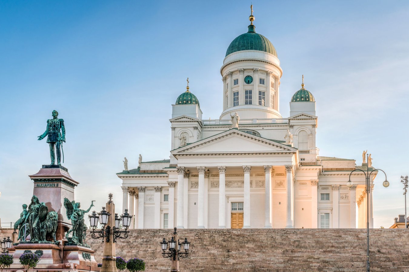 Helsinki mit Dom – Ostsee-Kreuzfahrt Mein Schiff Flow